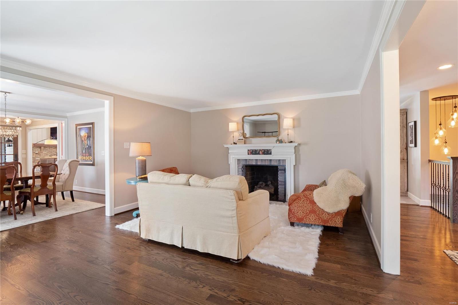 20 Overbrook Drive Ladue, MO 63124 - Photo 5 of 35