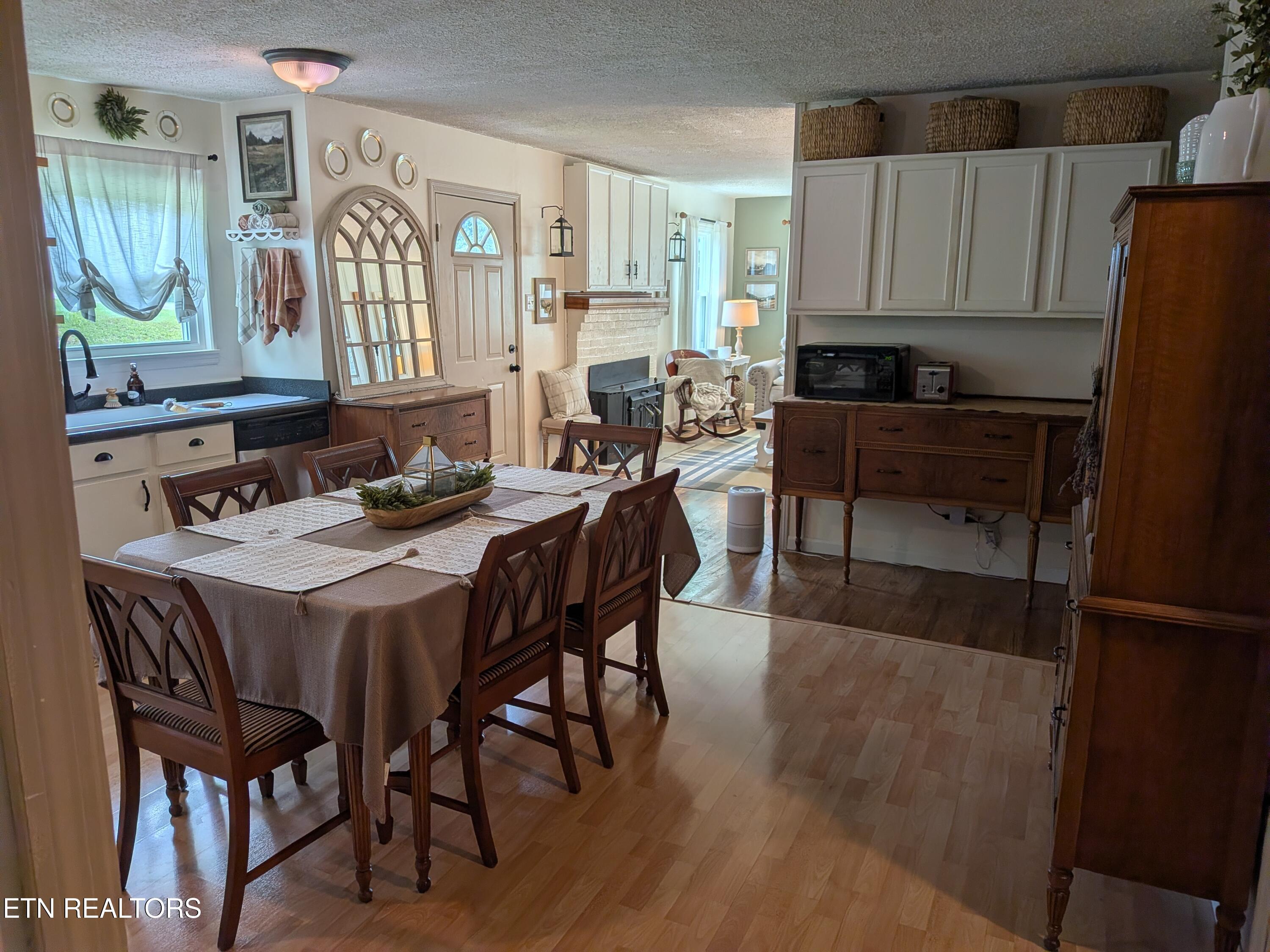8135 Harmon Road Powell, TN 37849 - Photo 10 of 32 HarmonRd_07_Kitchen3