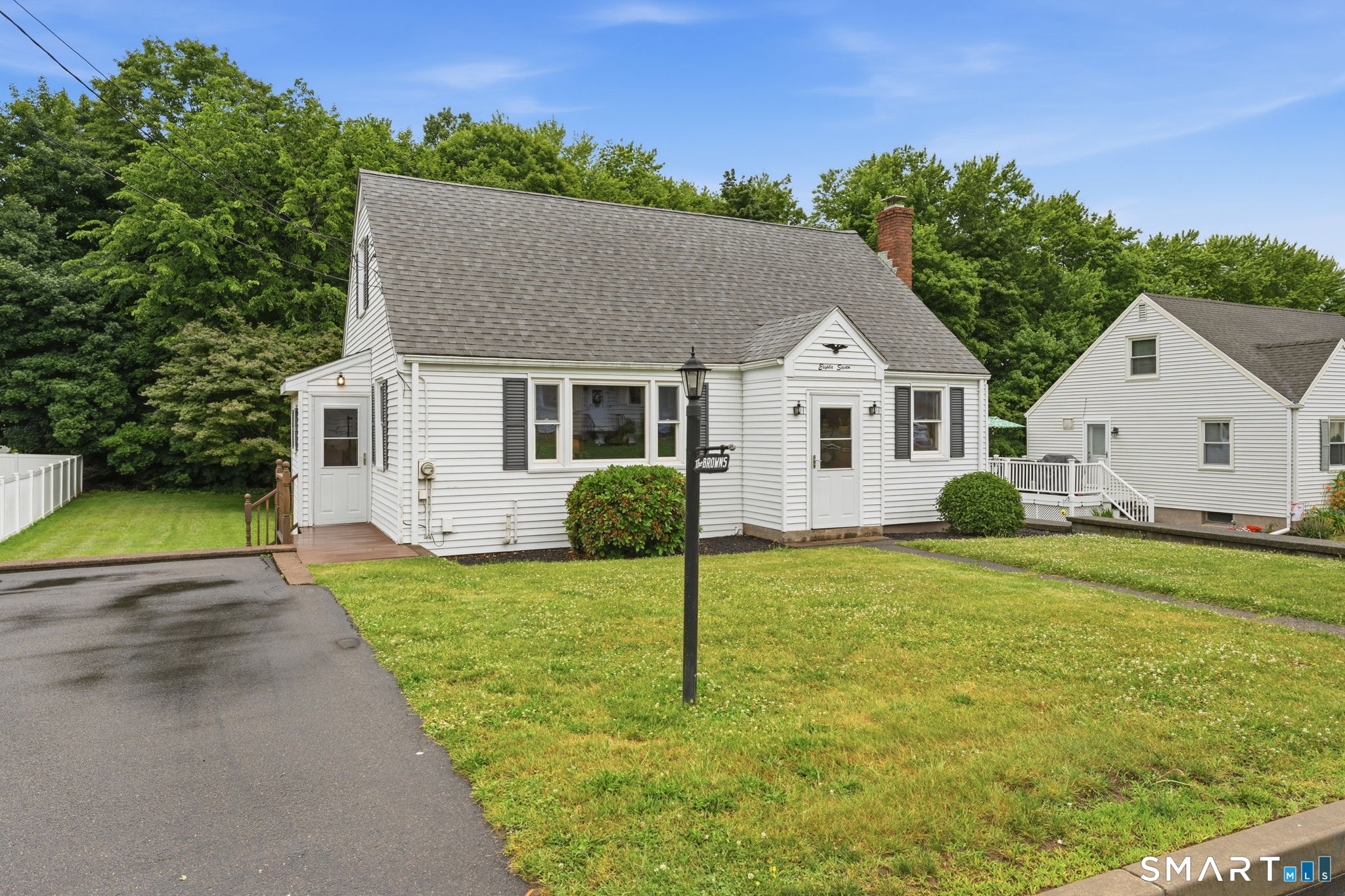 87 Lewis Street Middletown, CT 06457 - Photo 2 of 37