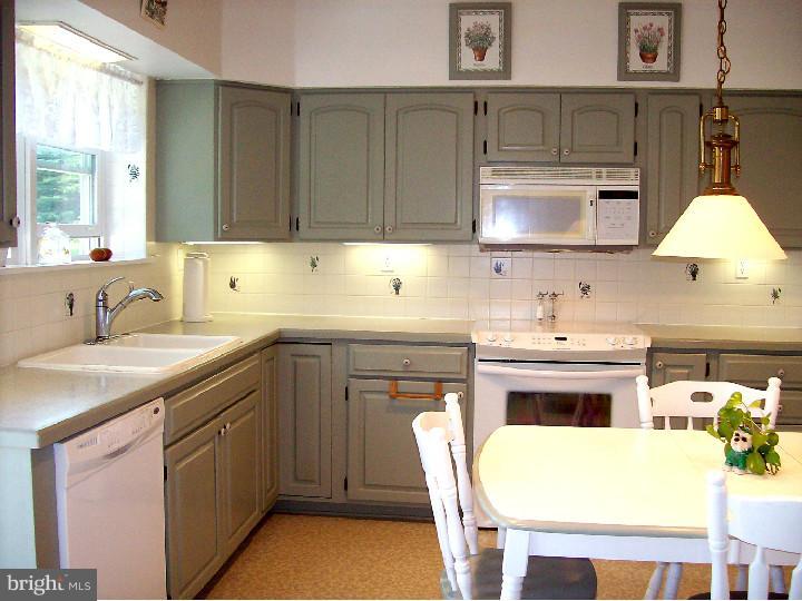 1821 Norristown Road Ambler, PA 19002 - Photo 4 of 14 Kitchen