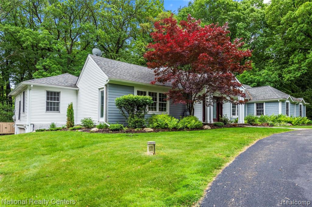 27355 Wellington Road Franklin, MI 48025 - Photo 37 of 41 Gallery Image 37