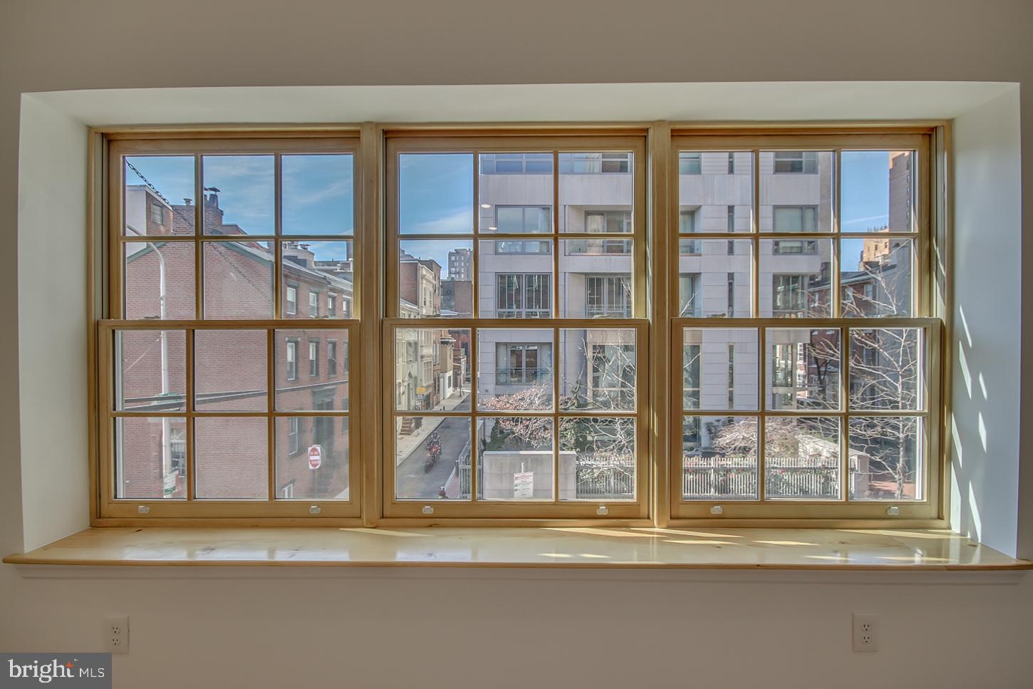 261 South 17th Street, Unit 2F Philadelphia, PA 19103 - Photo 11 of 32