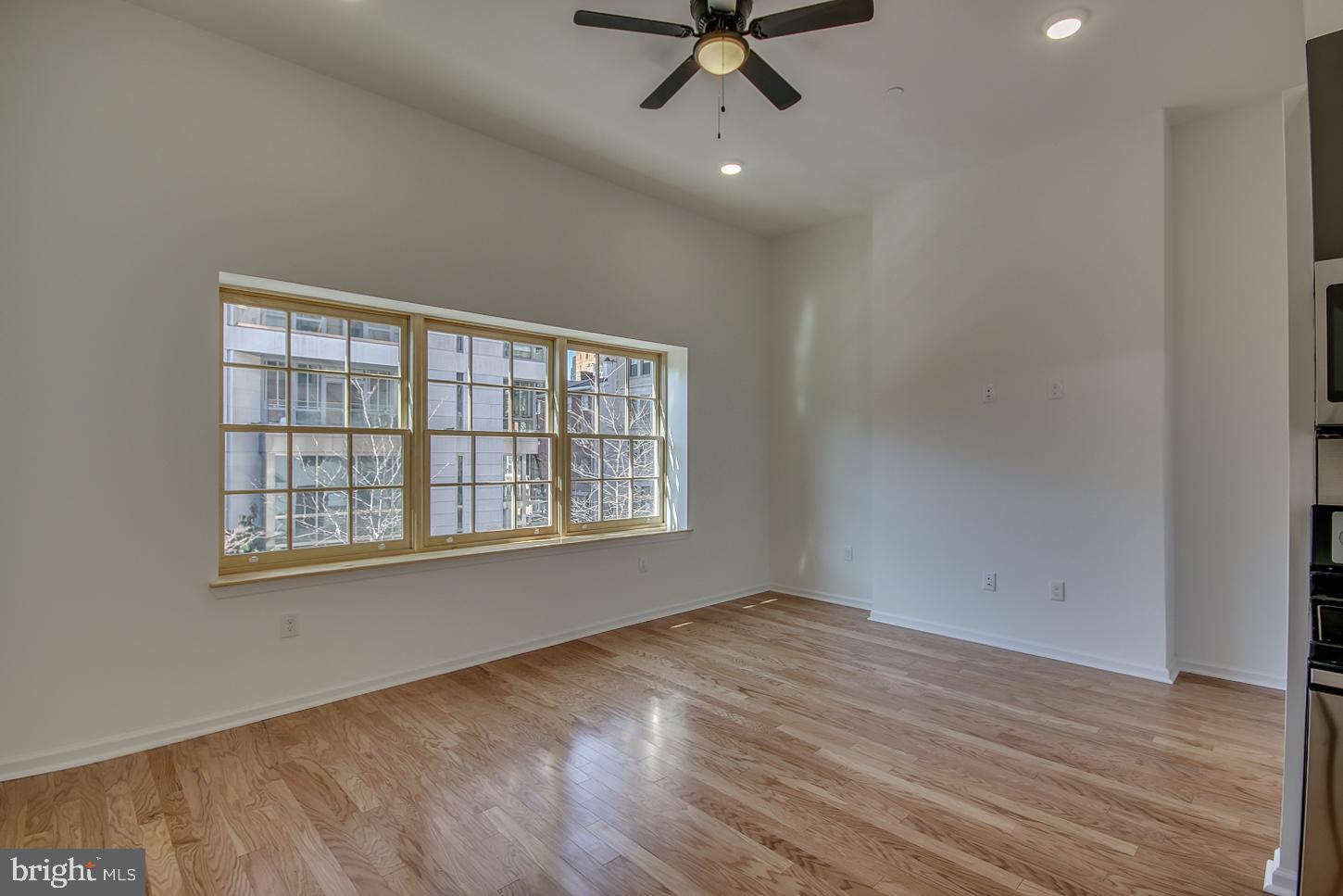 261 South 17th Street, Unit 2F Philadelphia, PA 19103 - Photo 15 of 32