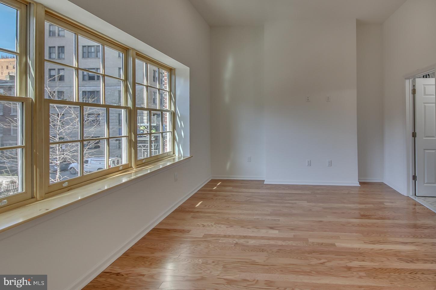 261 South 17th Street, Unit 2F Philadelphia, PA 19103 - Photo 17 of 32