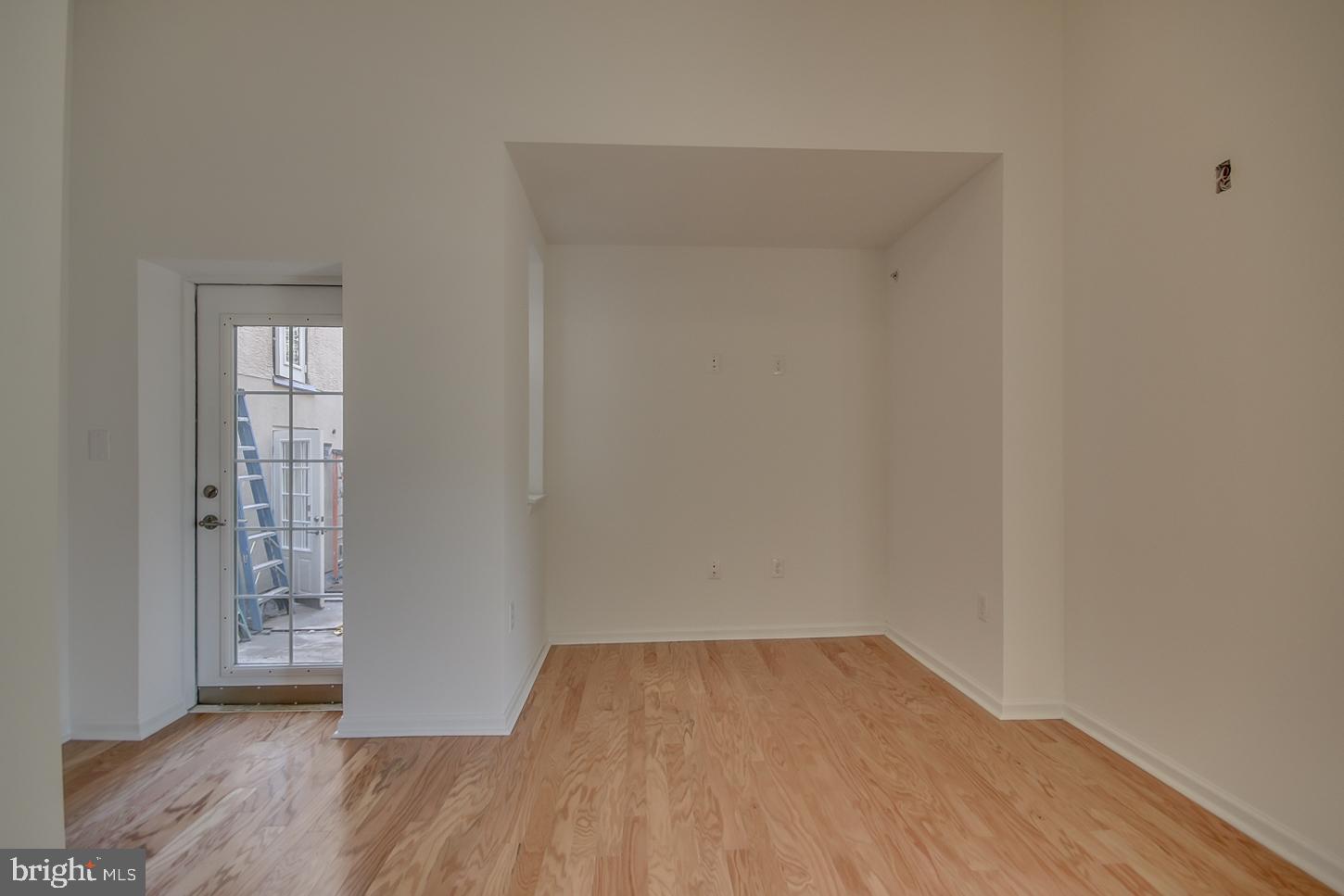261 South 17th Street, Unit 2F Philadelphia, PA 19103 - Photo 20 of 32