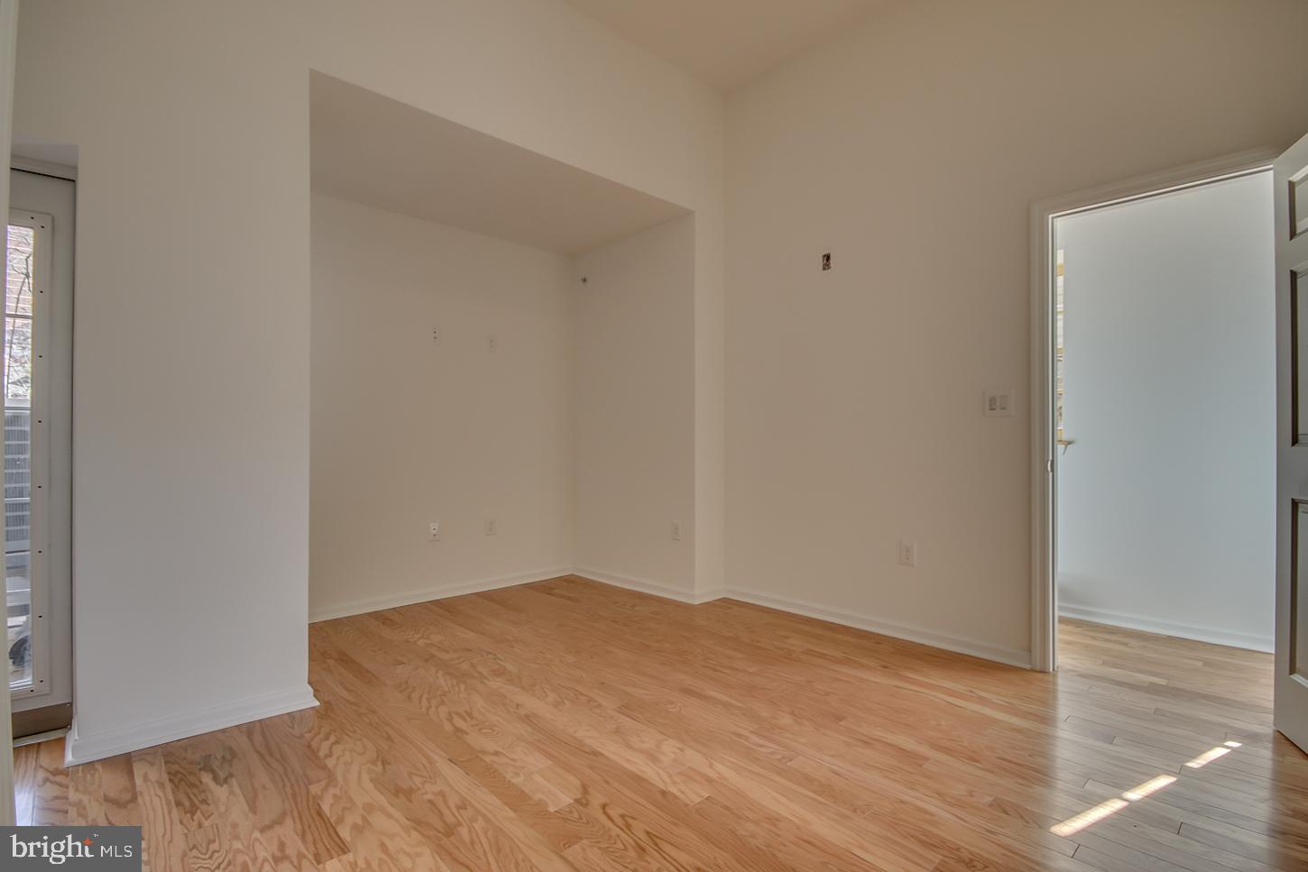 261 South 17th Street, Unit 2F Philadelphia, PA 19103 - Photo 23 of 32