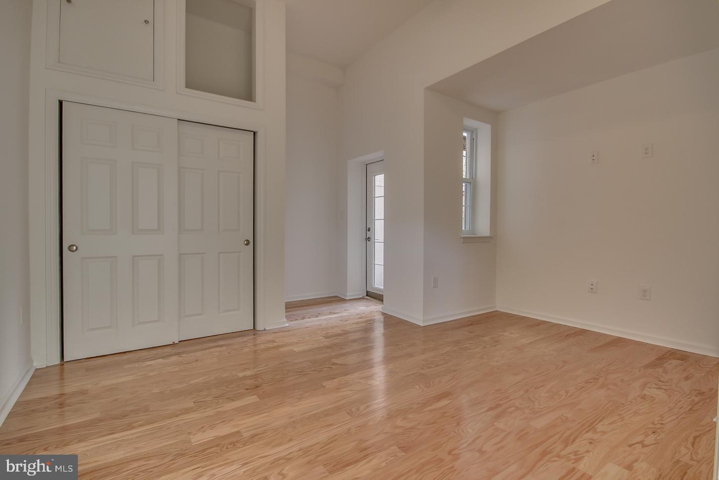 261 South 17th Street, Unit 2F Philadelphia, PA 19103 - Photo 25 of 32