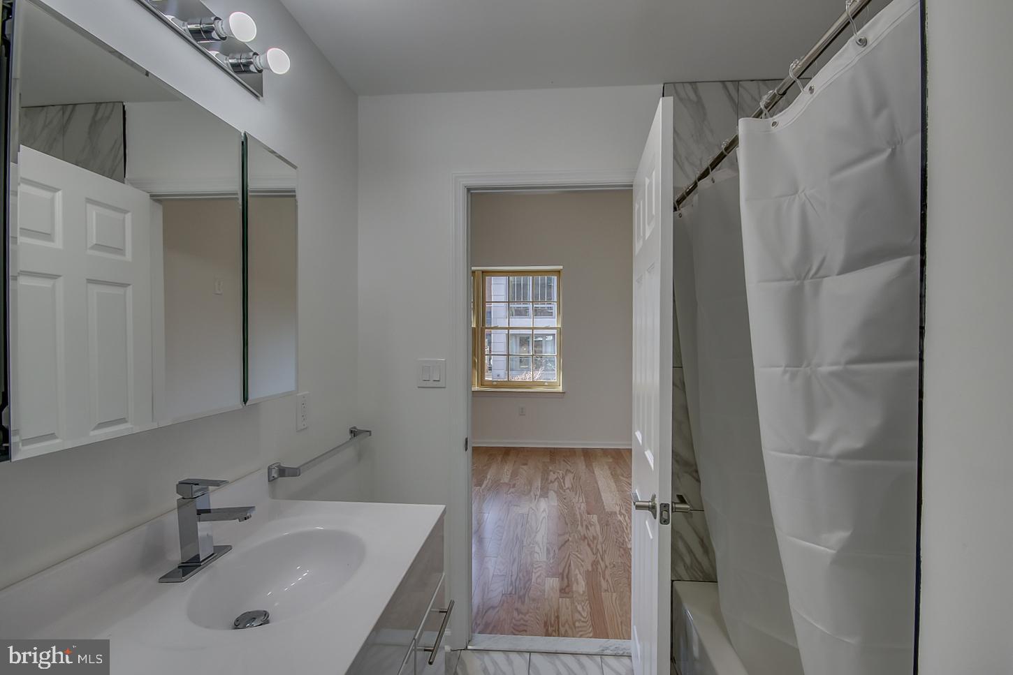 261 South 17th Street, Unit 2F Philadelphia, PA 19103 - Photo 31 of 32