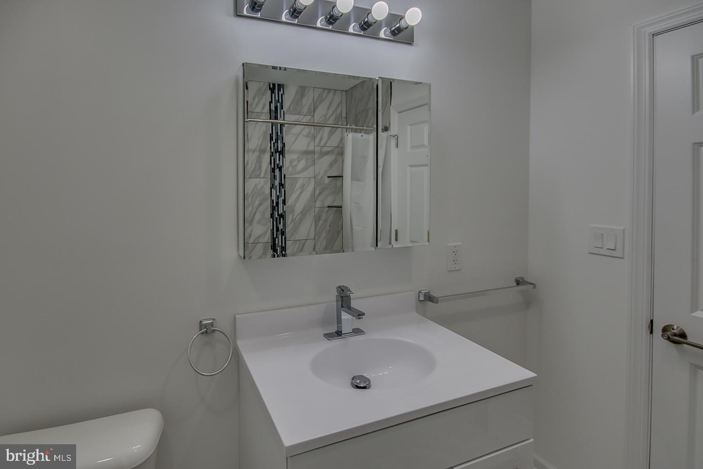 261 South 17th Street, Unit 2F Philadelphia, PA 19103 - Photo 32 of 32