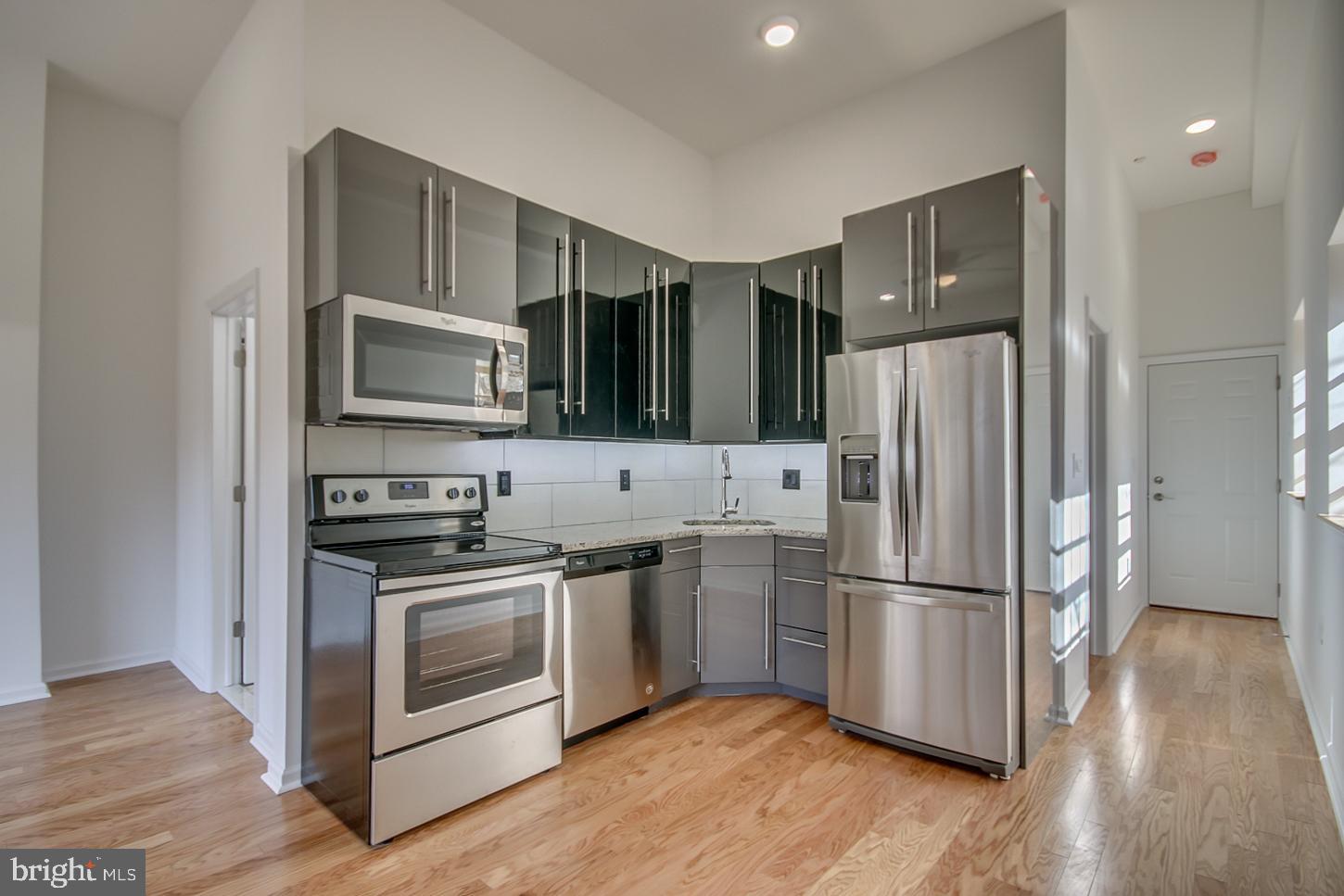 261 South 17th Street, Unit 2F Philadelphia, PA 19103 - Photo 5 of 32