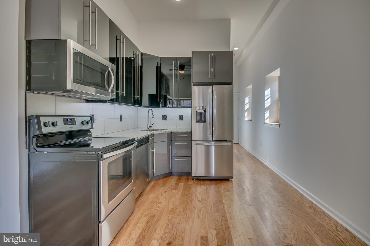 261 South 17th Street, Unit 2F Philadelphia, PA 19103 - Photo 6 of 32