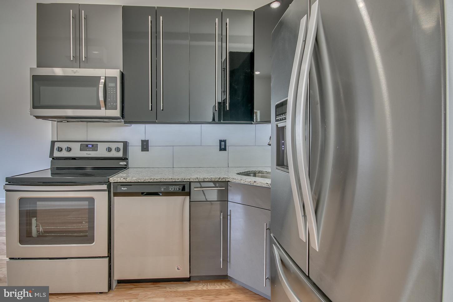 261 South 17th Street, Unit 2F Philadelphia, PA 19103 - Photo 7 of 32