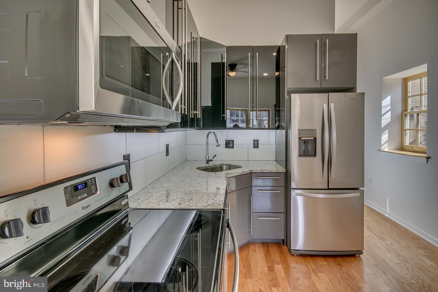261 South 17th Street, Unit 2F Philadelphia, PA 19103 - Photo 8 of 32