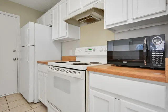 $1,600 | 9101 Japonica Court, Unit B, Austin, TX 78748