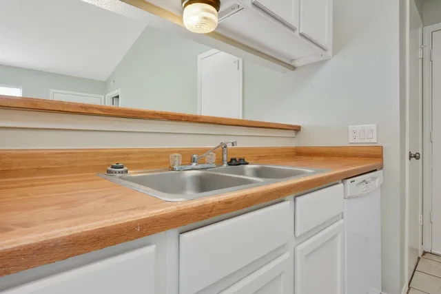 $1,600 | 9101 Japonica Court, Unit B, Austin, TX 78748