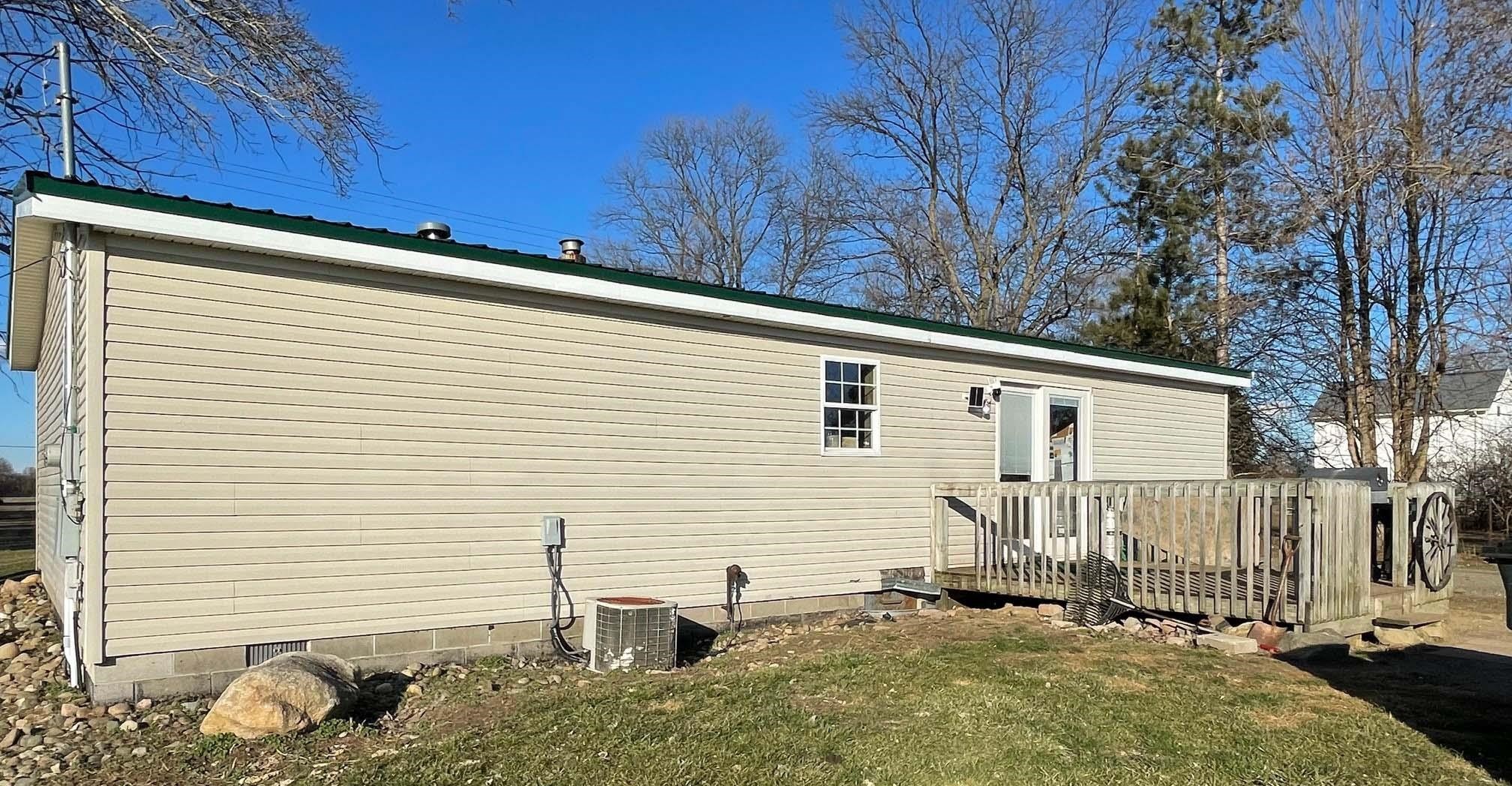 12585 Peet Road Chesaning, MI 48616 - Photo 3 of 23 50133372-e39dc0de-3401-45e6-a054-4d8a03ff5328.JPG