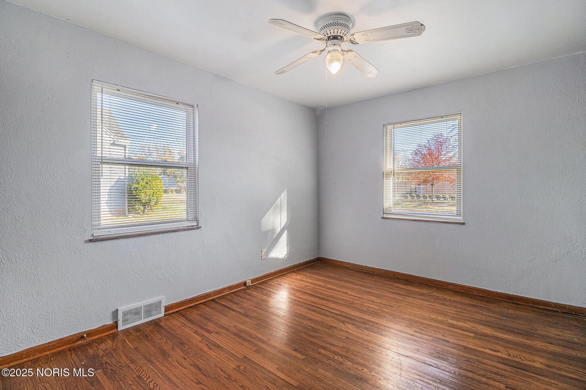 539 Independence Road Toledo, OH 43607 - Photo 6 of 17 006_539_independence_rd_9_221
