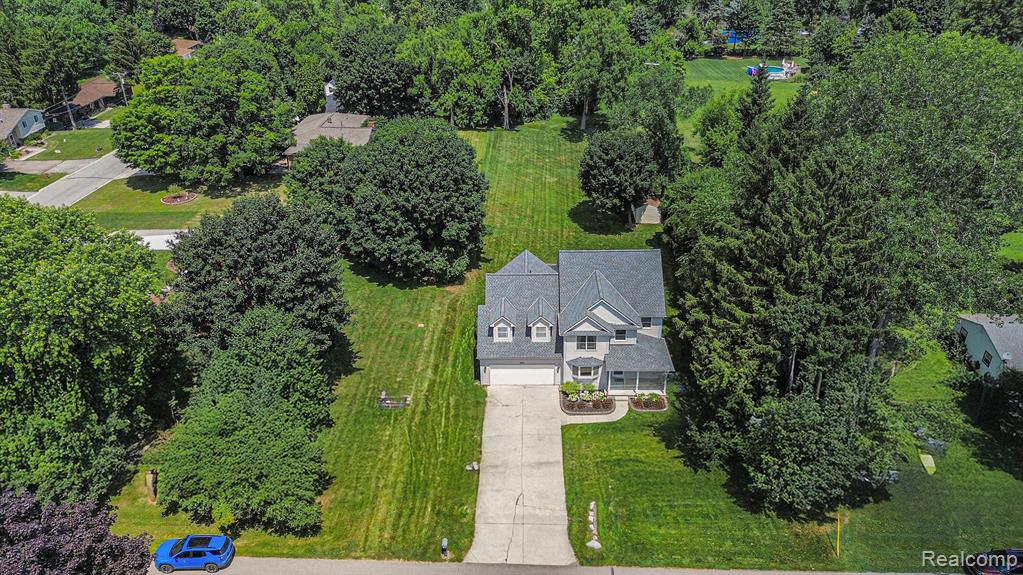 3074 Woodcrest Road Rochester Hills, MI 48309 - Photo 2 of 39