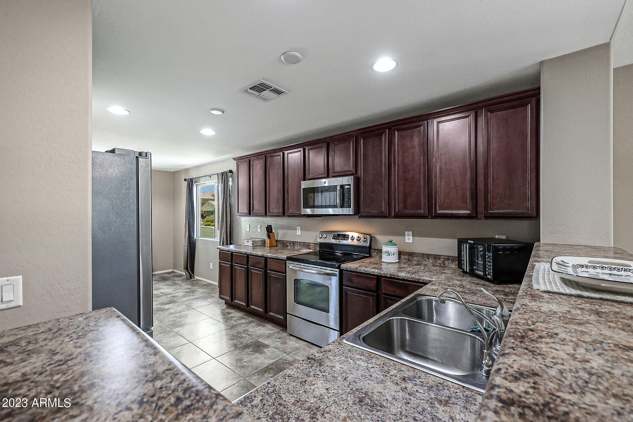 2154 East Gillcrest Road Gilbert, AZ 85298 - Photo 11 of 44 B (15)