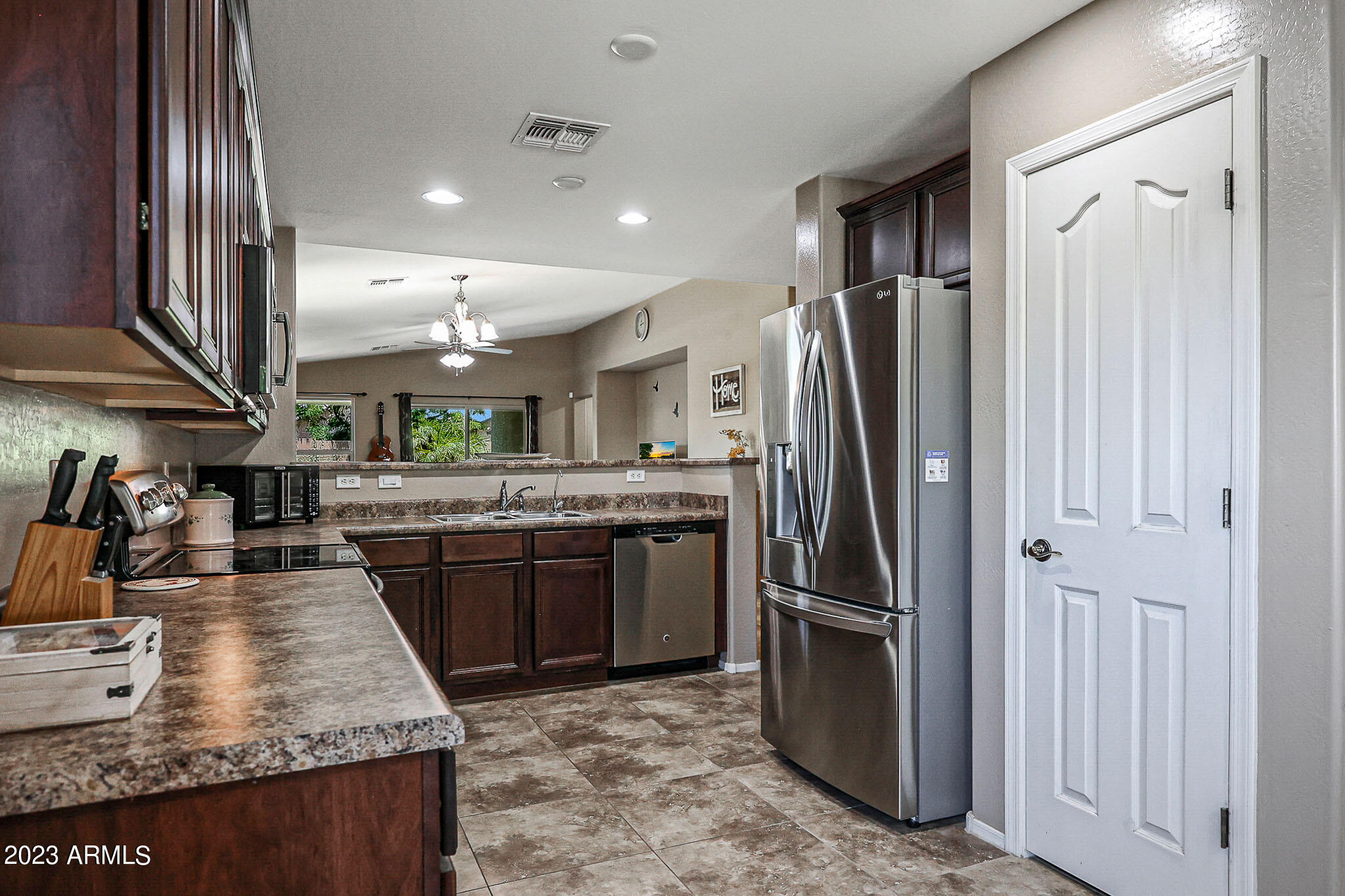 2154 East Gillcrest Road Gilbert, AZ 85298 - Photo 13 of 44 B (19)