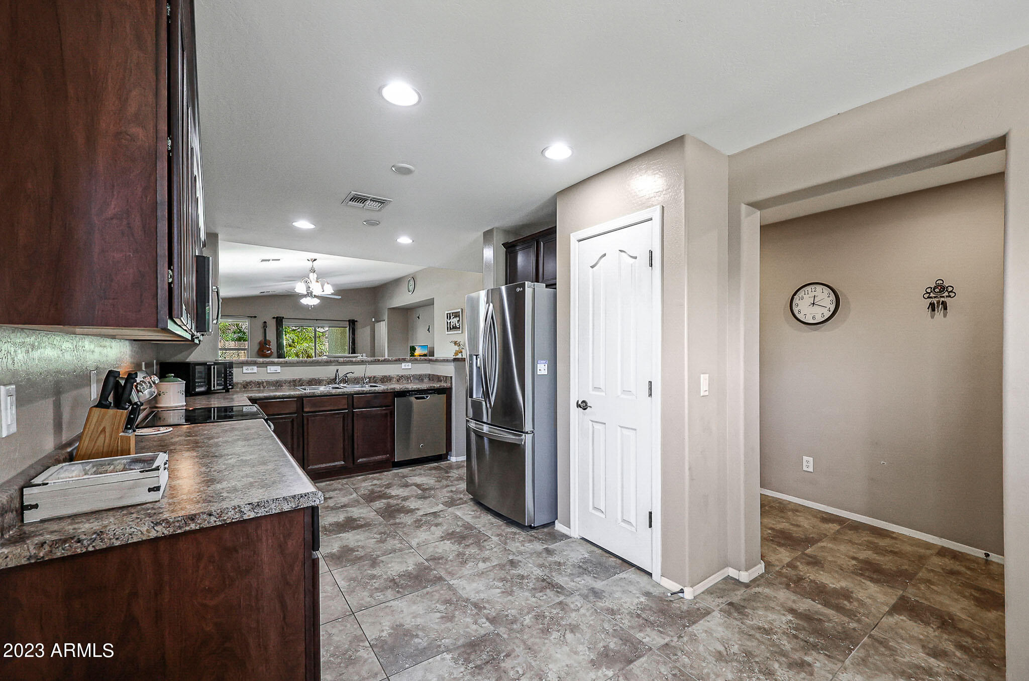 2154 East Gillcrest Road Gilbert, AZ 85298 - Photo 14 of 44 B (21)