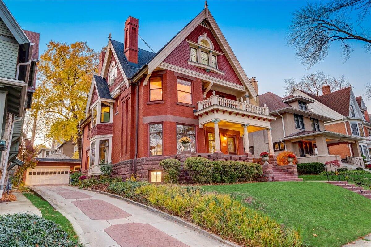 2837 North Marietta Avenue, Milwaukee, WI 53211 Compass