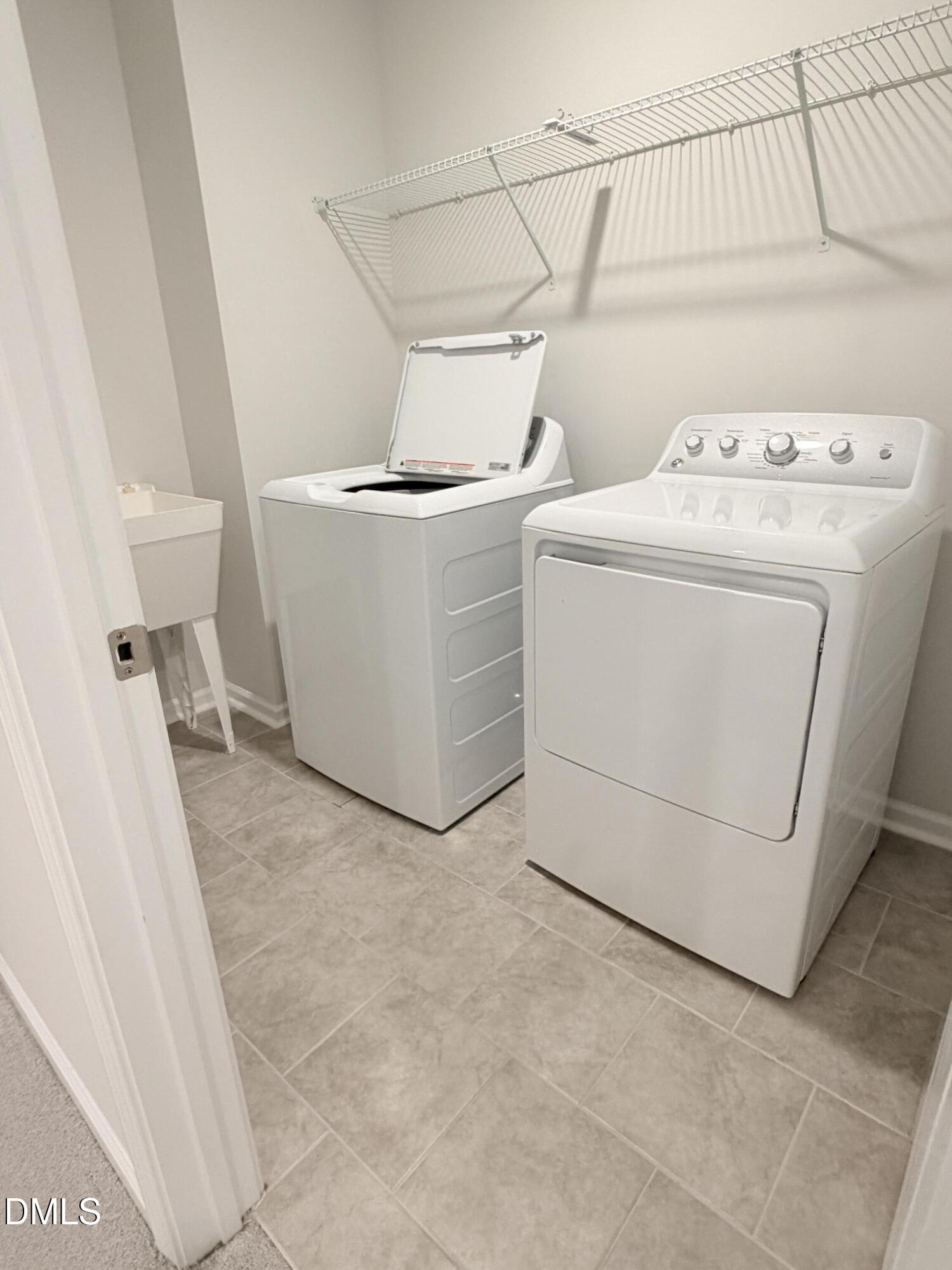 211 Aster Bloom Lane Raleigh, NC 27610 - Photo 18 of 22 2025-12-03_16-38-15_685