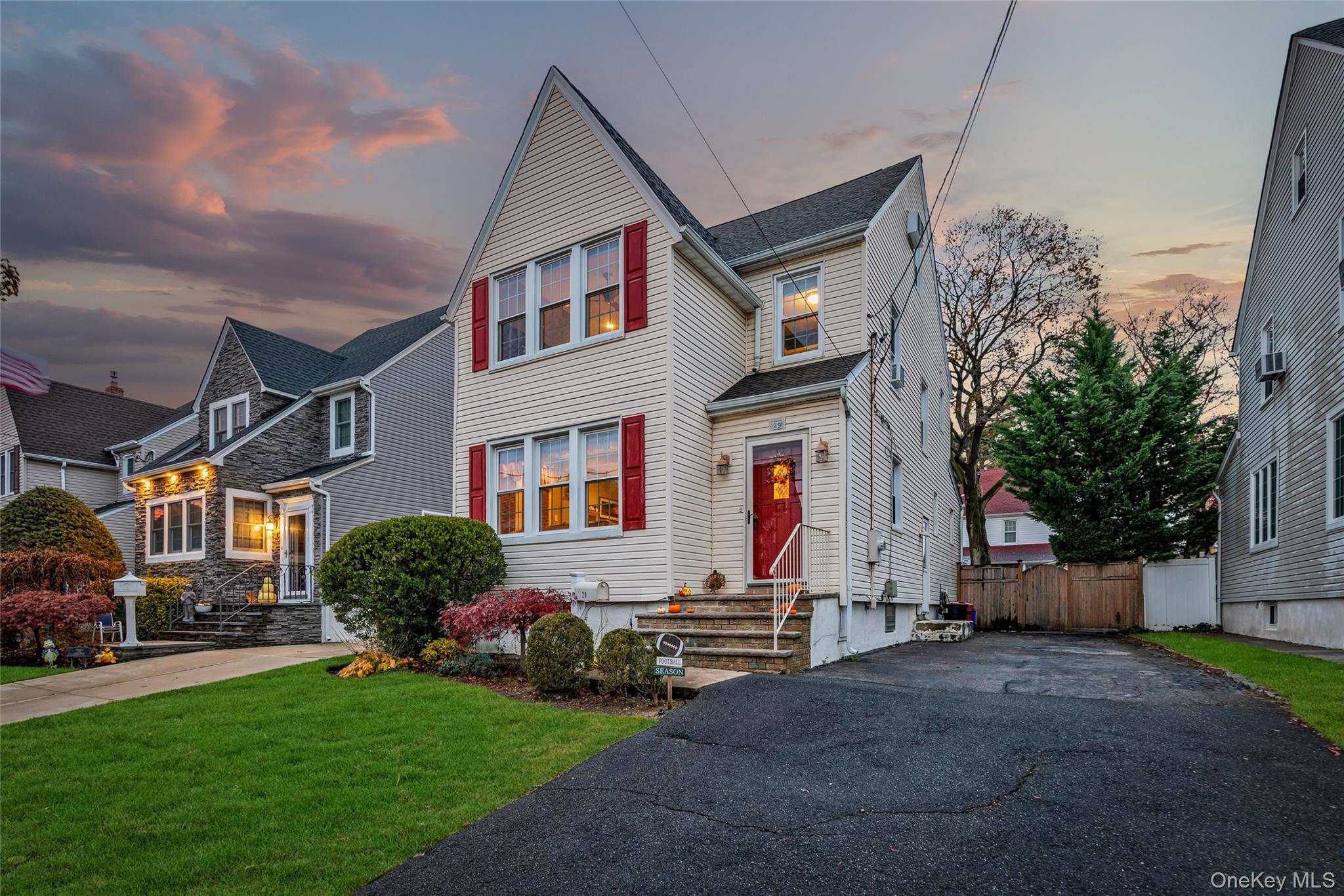 29 Orleans Road Valley Stream, NY 11581 - Photo 2 of 20 a front view of a house with a garden