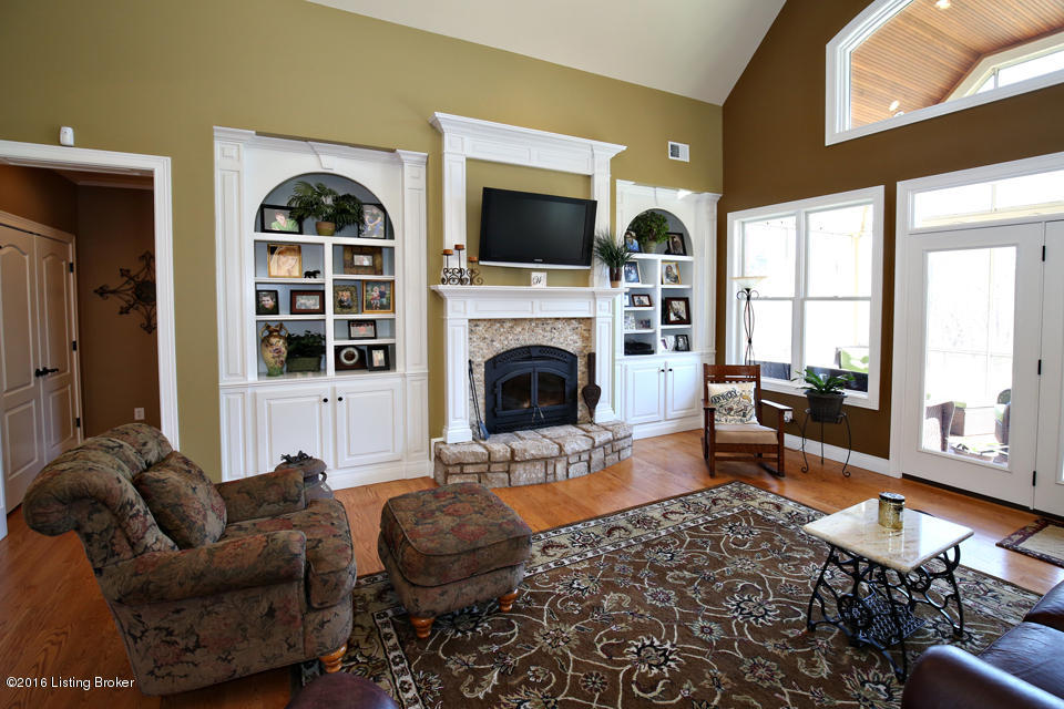 401 Ash Run Road Louisville, KY 40245 - Photo 2 of 32 Ash Run Great room main