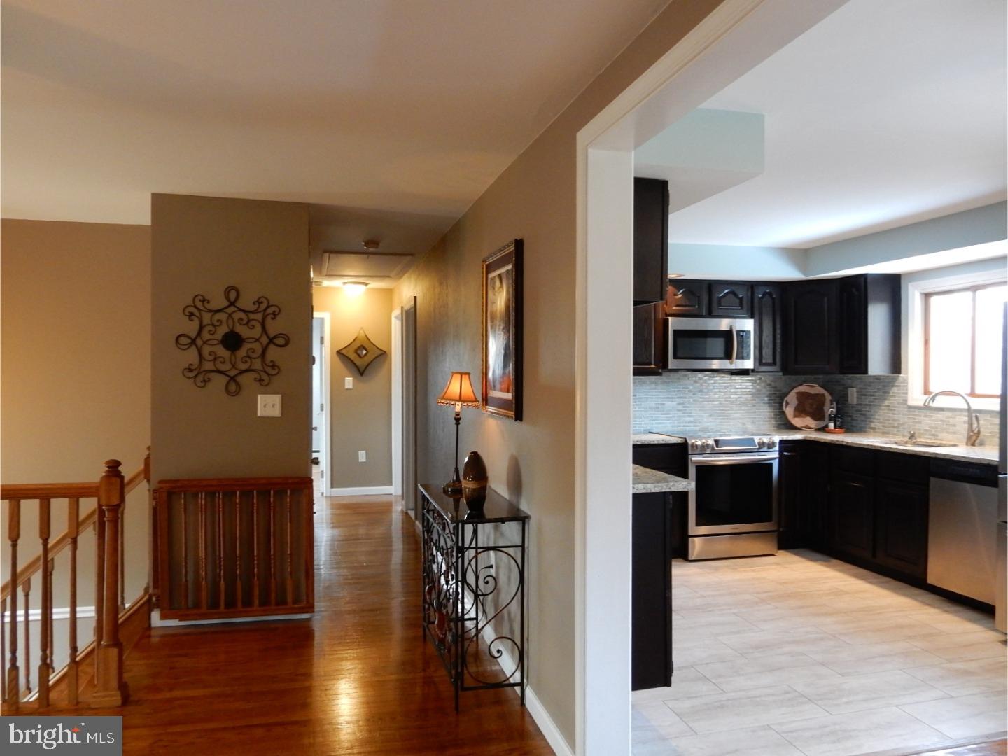 161 Blue Jay Road Chalfont, PA 18914 - Photo 4 of 24 Hallway