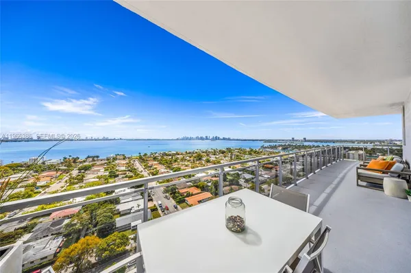 $5,500 | 7901 Hispanola Avenue, Unit 1802, North Bay Village, FL 33141