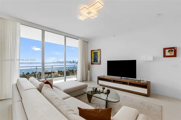 $5,500 | 7901 Hispanola Avenue, Unit 1802, North Bay Village, FL 33141