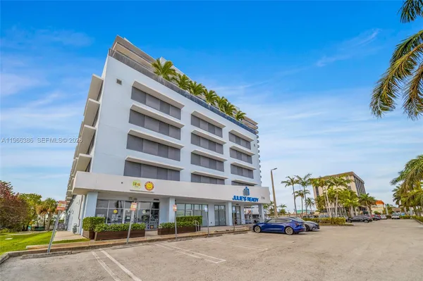 $5,500 | 7901 Hispanola Avenue, Unit 1802, North Bay Village, FL 33141