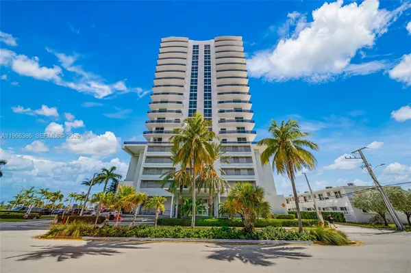 $5,500 | 7901 Hispanola Avenue, Unit 1802, North Bay Village, FL 33141