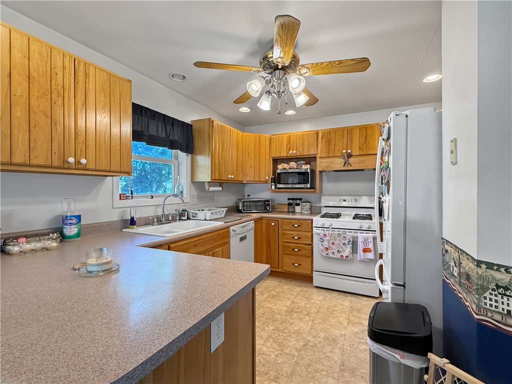 2960 Lakeland Road Decatur, IL 62521 - Photo 9 of 26 Gallery Image 9