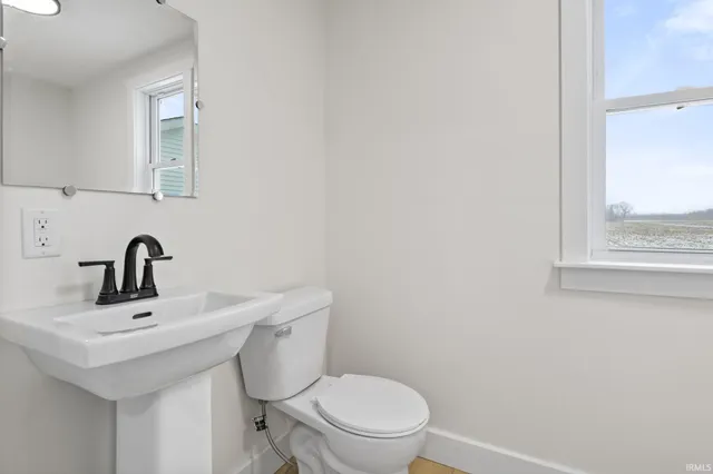 $270,000 | 12200 East Gregory Road, Albany, IN 47320