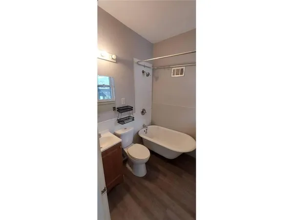 $1,600 | 1426 Washington Street Northeast, Unit 1, Minneapolis, MN 55413