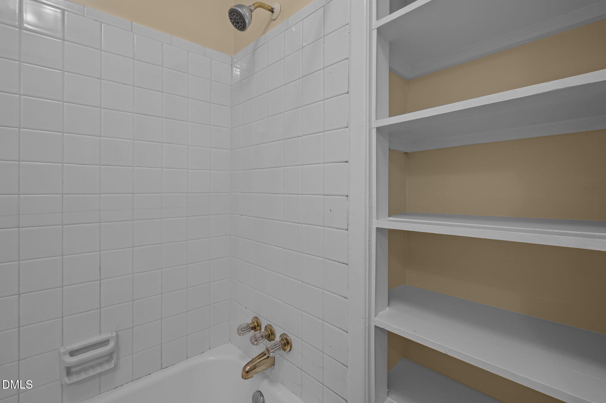 200 Davie Road, Unit A&B Carrboro, NC 27510 - Photo 30 of 36 a bathroom with a bathtub