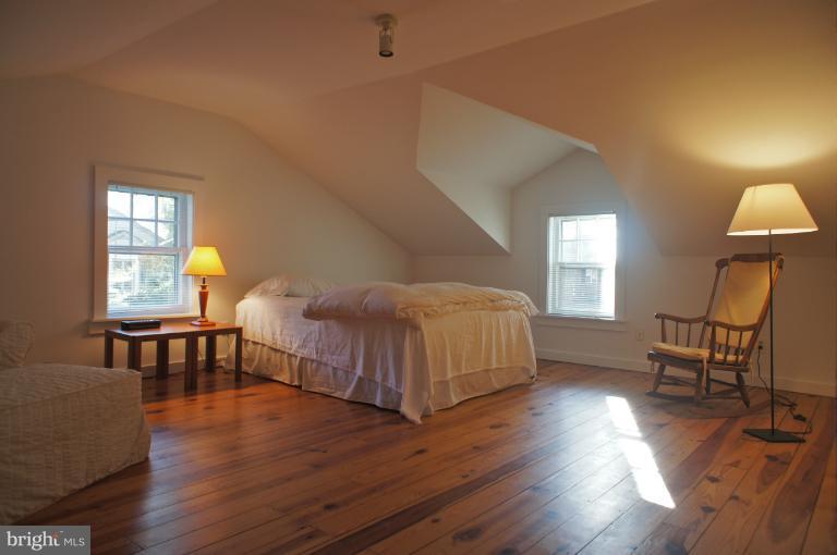 221 Long Point Road Crownsville, MD 21032 - Photo 11 of 25 Bedroom