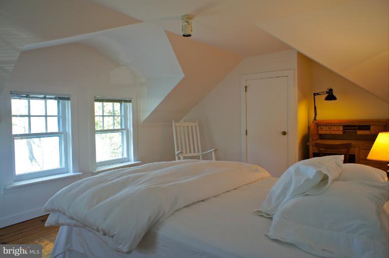 221 Long Point Road Crownsville, MD 21032 - Photo 12 of 25 Bedroom