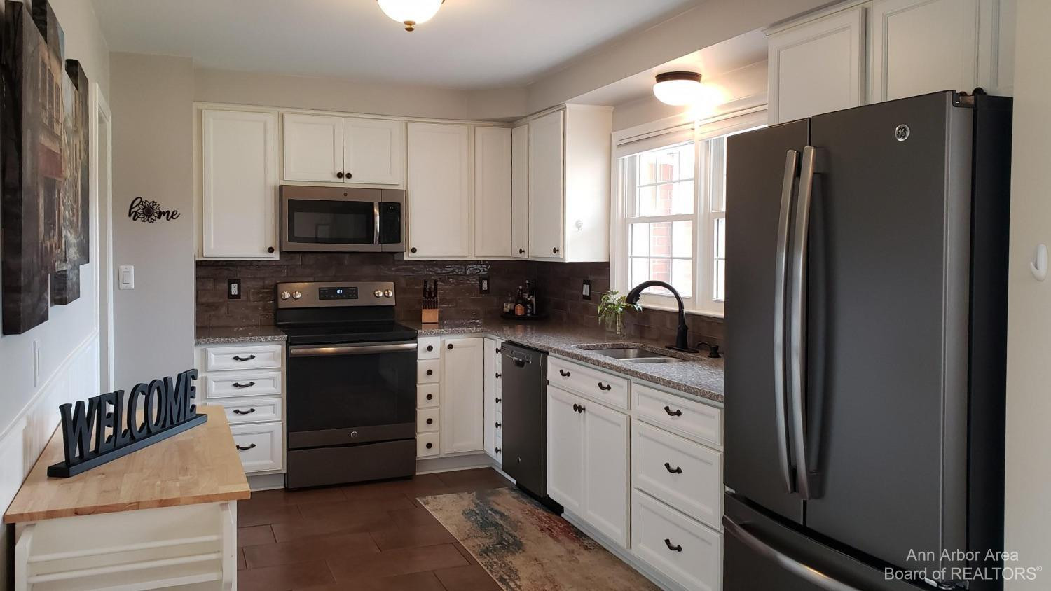 28390 Bay Tree Road Farmington Hills, MI 48334 - Photo 8 of 40 Photo 8