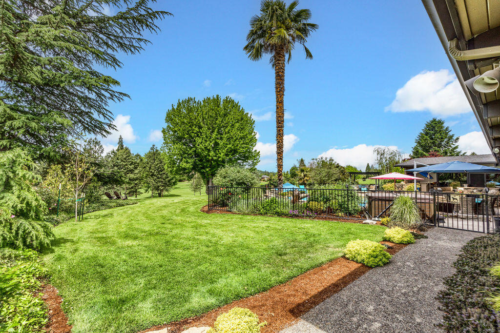 124 South Foothill Road Medford, OR 97504 - Photo 13 of 77 SF(18)