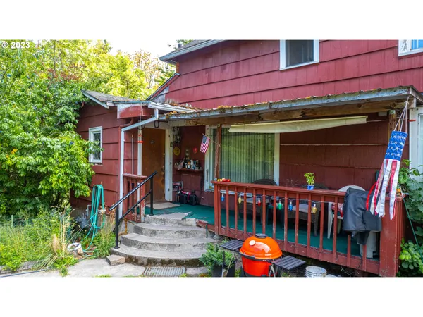 $1,200,000 | 6955 East Main Street, Hillsboro, OR 97123