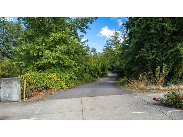 $1,200,000 | 6955 East Main Street, Hillsboro, OR 97123