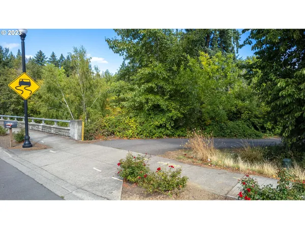 $1,200,000 | 6955 East Main Street, Hillsboro, OR 97123