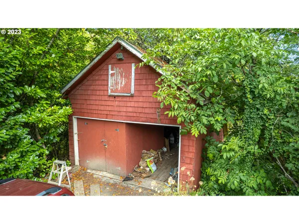 $1,200,000 | 6955 East Main Street, Hillsboro, OR 97123