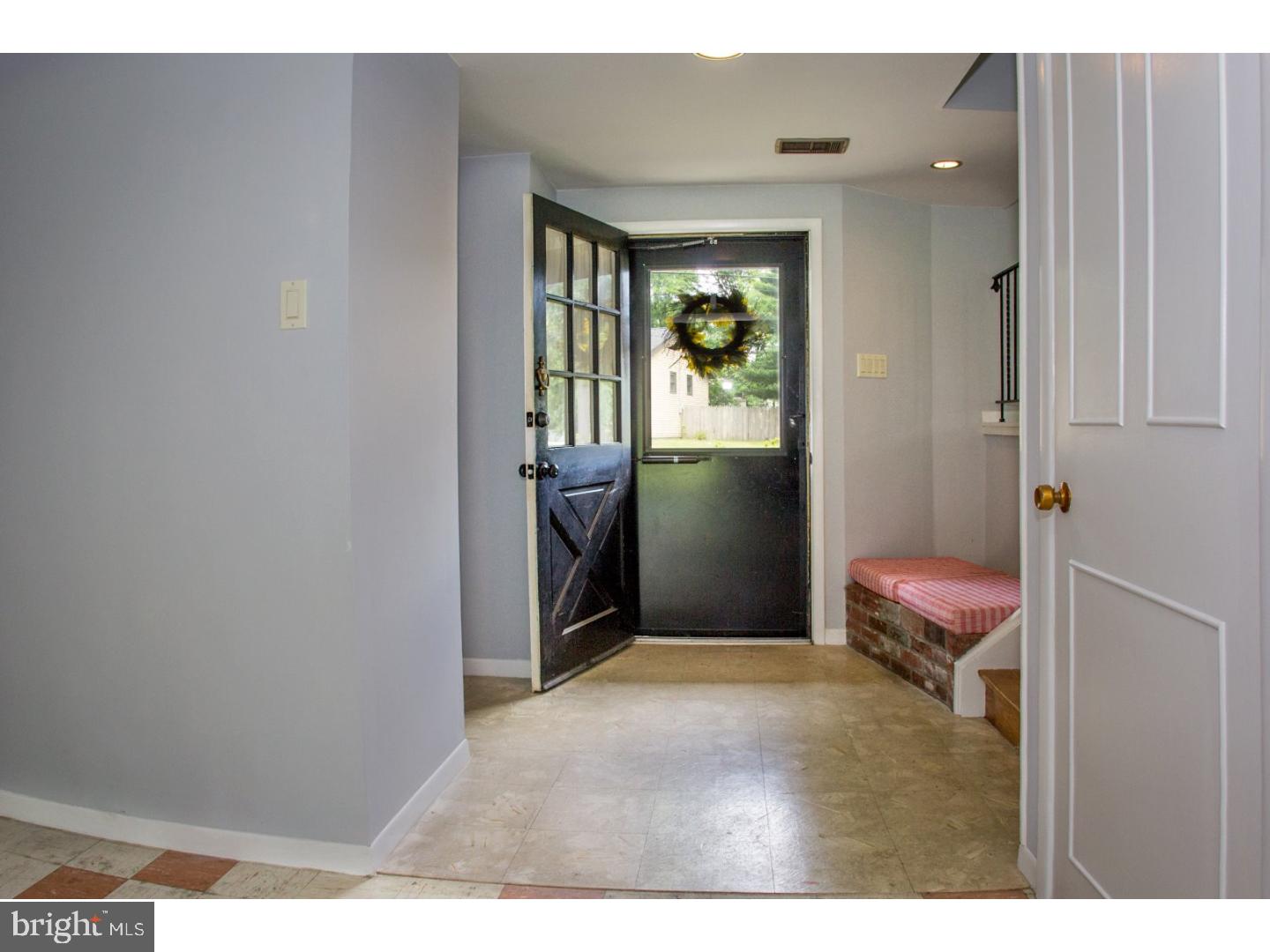 222 Avon Road Cherry Hill, NJ 08034 - Photo 3 of 25 Foyer