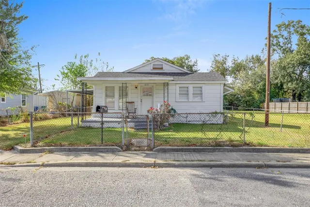 $137,500 | 613 South Crocker Street, Sulphur, LA 70663