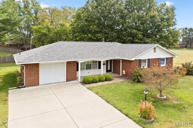 $235,000 | 402 South Smiley Street, O'Fallon, IL 62269