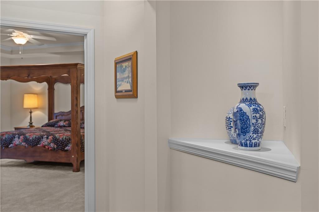 137 Freedom Lane Sewickley, PA 15143 - Photo 18 of 36 a vase of flowers sitting on a table